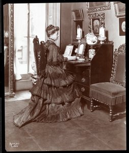 Sra. K. Duer en su escritorio, Nueva York, 1906